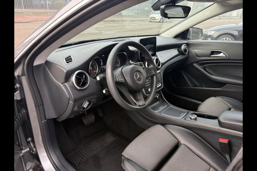 Mercedes-Benz CLA-Klasse Shooting Brake 180 Business Solution AMG