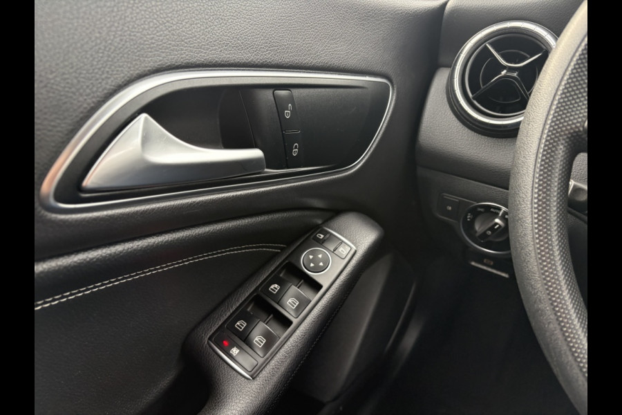 Mercedes-Benz CLA-Klasse Shooting Brake 180 Business Solution AMG