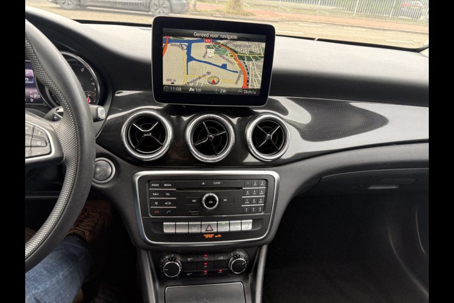 Mercedes-Benz CLA-Klasse Shooting Brake 180 Business Solution AMG