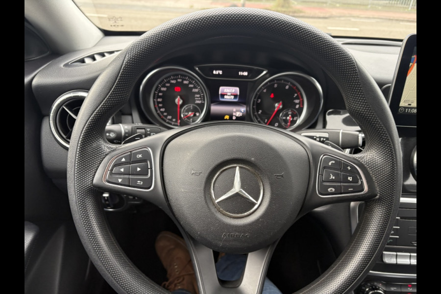 Mercedes-Benz CLA-Klasse Shooting Brake 180 Business Solution AMG