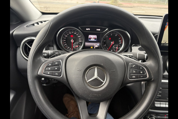 Mercedes-Benz CLA-Klasse Shooting Brake 180 Business Solution AMG