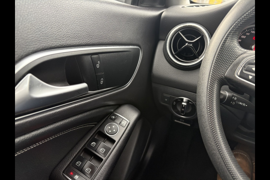 Mercedes-Benz CLA-Klasse Shooting Brake 180 Business Solution AMG