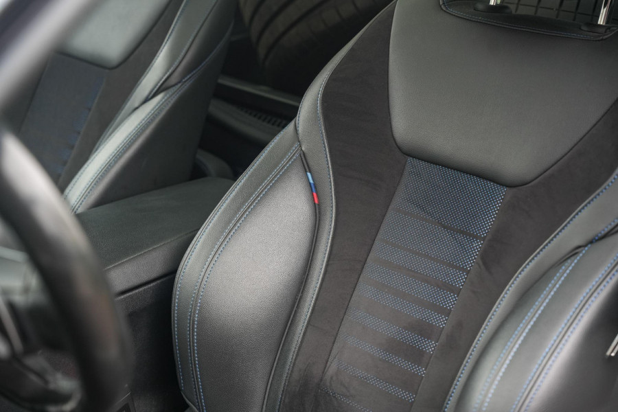 BMW 3 Serie Touring 330e High Executive M Sport Panodak Harman Kardon HUD Leer Alcantara