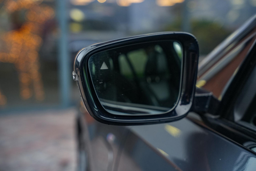 BMW 3 Serie Touring 330e High Executive M Sport Panodak Harman Kardon HUD Leer Alcantara