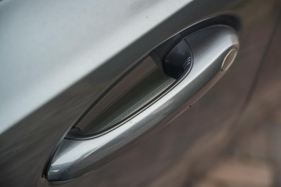 BMW 3 Serie Touring 330e High Executive M Sport Panodak Harman Kardon HUD Leer Alcantara