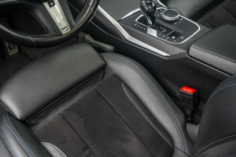 BMW 3 Serie Touring 330e High Executive M Sport Panodak Harman Kardon HUD Leer Alcantara