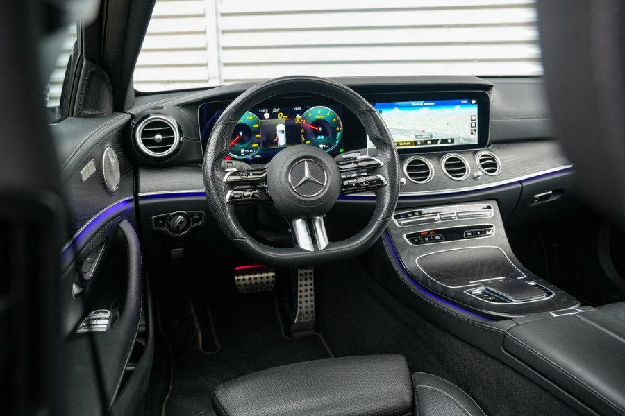 Mercedes-Benz E-Klasse E300 de Panodak Burmester 360 Camera HUD Trekhaak Keyless