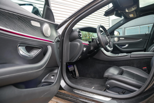 Mercedes-Benz E-Klasse E300 de Panodak Burmester 360 Camera HUD Trekhaak Keyless