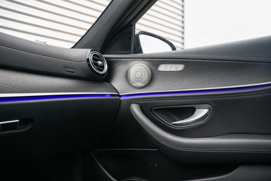 Mercedes-Benz E-Klasse E300 de Panodak Burmester 360 Camera HUD Trekhaak Keyless