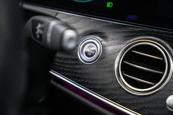 Mercedes-Benz E-Klasse E300 de Panodak Burmester 360 Camera HUD Trekhaak Keyless