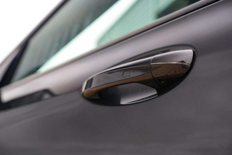 Mercedes-Benz E-Klasse E300 de Panodak Burmester 360 Camera HUD Trekhaak Keyless