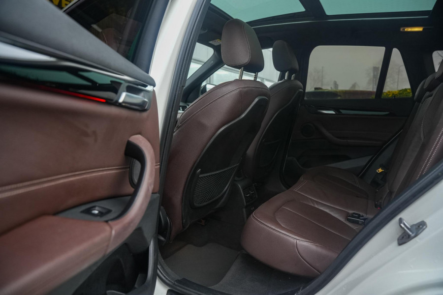 BMW X1 sDrive18i High Executive Edition M-Pakket/ pano/ org NL/ NAP