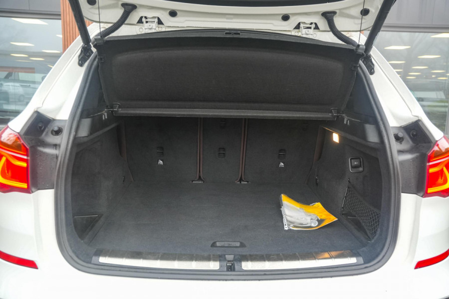 BMW X1 sDrive18i High Executive Edition M-Pakket/ pano/ org NL/ NAP