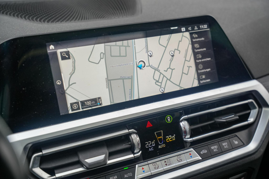 BMW 3 Serie Touring 330e High Executive M Sport Panodak Harman Kardon HUD Leer Alcantara