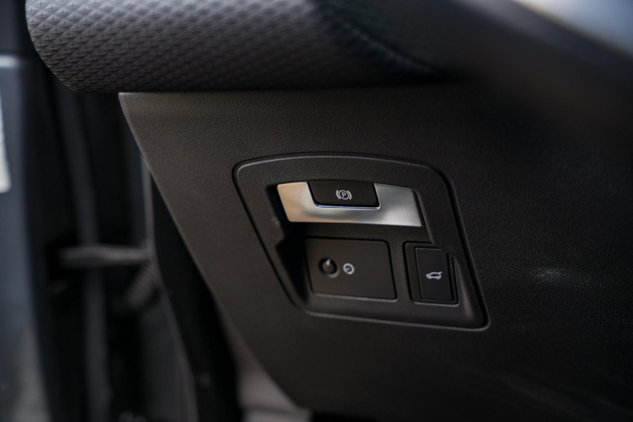 Land Rover Range Rover Velar 2.0 I4 Turbo AWD SE R Dynamic Lane Assist Cruise Clima Keyless Navi 20''LM