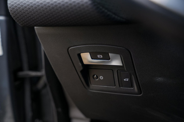 Land Rover Range Rover Velar 2.0 I4 Turbo AWD SE R Dynamic Lane Assist Cruise Clima Keyless Navi 20''LM