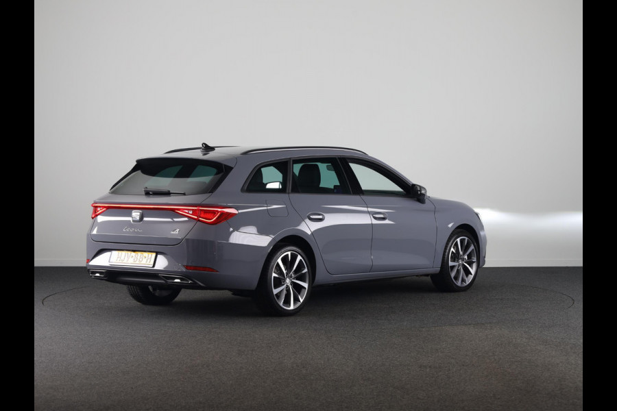 Seat Leon Sportstourer 1.5 TSI e-Hybrid FR PHEV First Edition 204 pk Automaat | Verlengde garantie | Navigatie | Parkeersensoren | Achteruitrijcamera | Adaptieve cruise control |