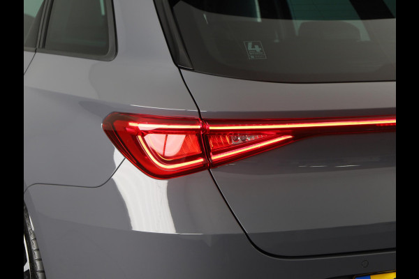 Seat Leon Sportstourer 1.5 TSI e-Hybrid FR PHEV First Edition 204 pk Automaat | Verlengde garantie | Navigatie | Parkeersensoren | Achteruitrijcamera | Adaptieve cruise control |