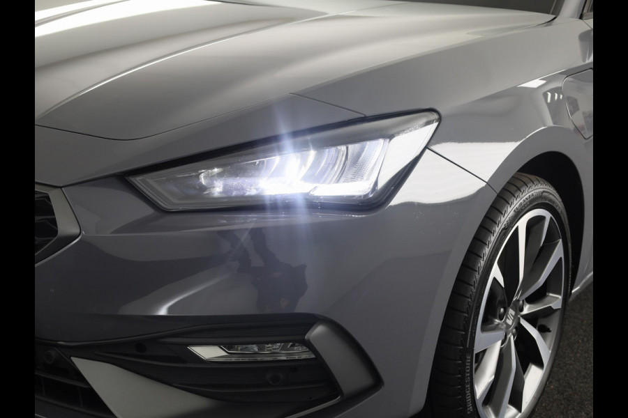 Seat Leon Sportstourer 1.5 TSI e-Hybrid FR PHEV First Edition 204 pk Automaat | Verlengde garantie | Navigatie | Parkeersensoren | Achteruitrijcamera | Adaptieve cruise control |