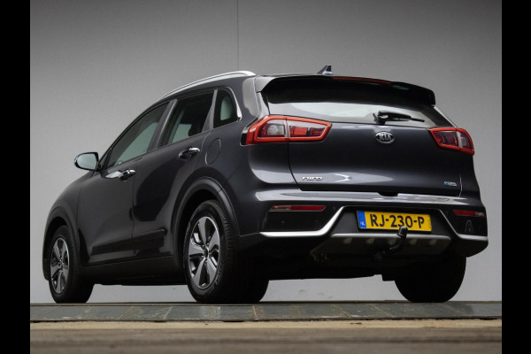Kia Niro 1.6 GDi Hybrid ExecutiveLine Sport (APPLE CARPLAY,NAVI,CAMERA,CLIMATE,CRUISE,LED,TREKHAAK,DAB,SPORTSTOELEN,NETTE STAAT)