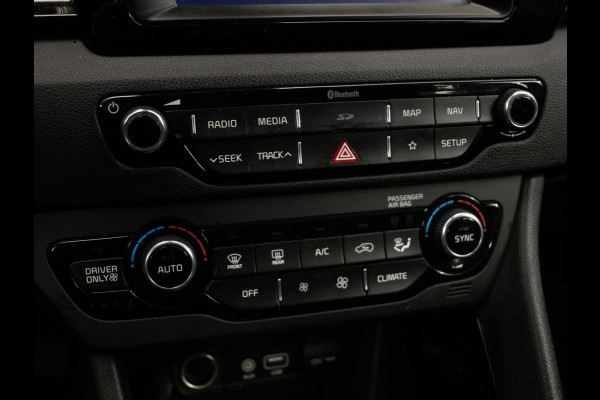 Kia Niro 1.6 GDi Hybrid ExecutiveLine Sport (APPLE CARPLAY,NAVI,CAMERA,CLIMATE,CRUISE,LED,TREKHAAK,DAB,SPORTSTOELEN,NETTE STAAT)