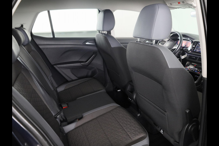Volkswagen T-Cross 1.0 TSI Style 110 pk Automaat (DSG) | Navigatie | Parkeersensoren | Apple Carplay/Android Auto | Stoelverwarming | Voll. digitaal instrumentenpaneel |