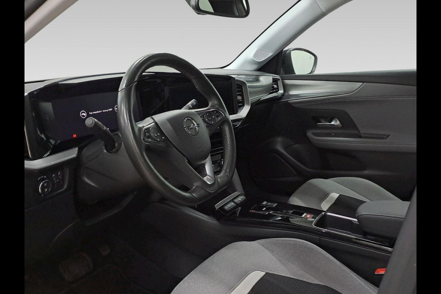 Opel Mokka Electric Level 3 50 kWh / Camera / CarPlay / Keyless / LED Koplampen / 17'' / Navigatie / Stuur+Stoelverwarming / DAB / Dodehoek / Cruise Control / Warmtepomp