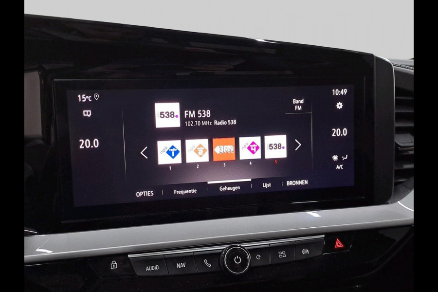 Opel Mokka Electric Level 3 50 kWh / Camera / CarPlay / Keyless / LED Koplampen / 17'' / Navigatie / Stuur+Stoelverwarming / DAB / Dodehoek / Cruise Control / Warmtepomp
