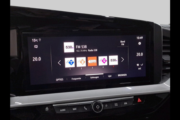 Opel Mokka Electric Level 3 50 kWh / Camera / CarPlay / Keyless / LED Koplampen / 17'' / Navigatie / Stuur+Stoelverwarming / DAB / Dodehoek / Cruise Control / Warmtepomp