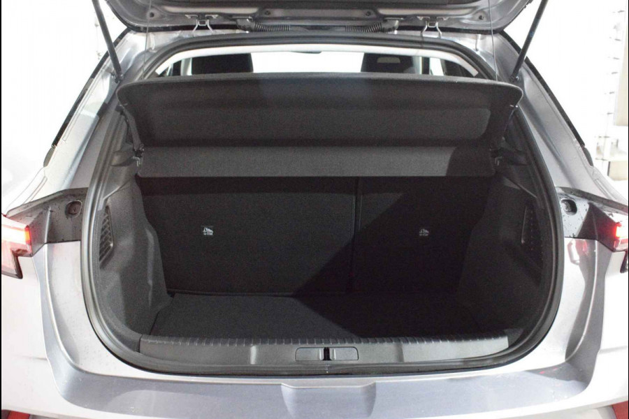 Opel Mokka Electric Level 3 50 kWh / Camera / CarPlay / Keyless / LED Koplampen / 17'' / Navigatie / Stuur+Stoelverwarming / DAB / Dodehoek / Cruise Control / Warmtepomp