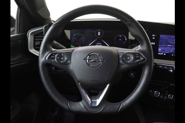 Opel Mokka Electric Level 3 50 kWh / Camera / CarPlay / Keyless / LED Koplampen / 17'' / Navigatie / Stuur+Stoelverwarming / DAB / Dodehoek / Cruise Control / Warmtepomp