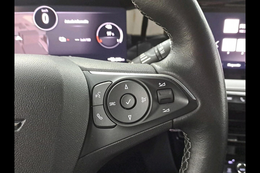 Opel Mokka Electric Level 3 50 kWh / Camera / CarPlay / Keyless / LED Koplampen / 17'' / Navigatie / Stuur+Stoelverwarming / DAB / Dodehoek / Cruise Control / Warmtepomp
