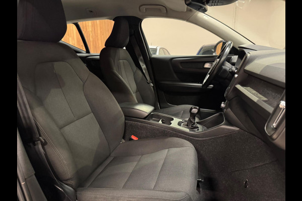 Volvo XC40 1.5 T3 163PK Momentum, Navi, Cruise, Cam, PDC, Clima, Voll Led, Bluetooth/Tel, Private Glas, Volledig Onderhouden