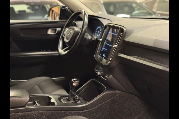 Volvo XC40 1.5 T3 163PK Momentum, Navi, Cruise, Cam, PDC, Clima, Voll Led, Bluetooth/Tel, Private Glas, Volledig Onderhouden