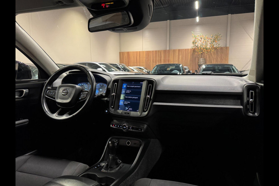 Volvo XC40 1.5 T3 163PK Momentum, Navi, Cruise, Cam, PDC, Clima, Voll Led, Bluetooth/Tel, Private Glas, Volledig Onderhouden