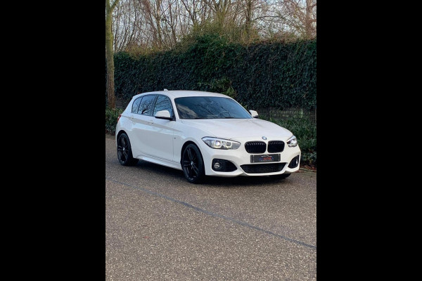 BMW 1-serie Edition M Sport Shadow Executive Trekhaak 18 inch 100% onderhouden LCI Black paneel cluster Automaat NEW APK Rijklaar