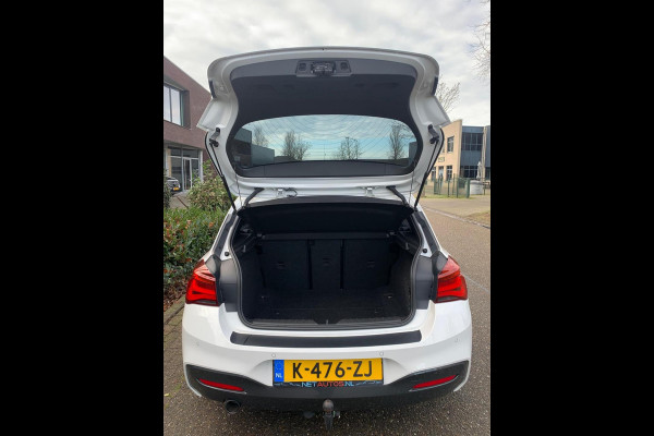 BMW 1-serie Edition M Sport Shadow Executive Trekhaak 18 inch 100% onderhouden LCI Black paneel cluster Automaat NEW APK Rijklaar