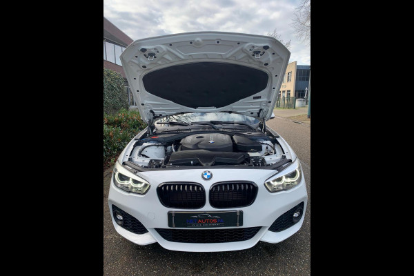 BMW 1-serie Edition M Sport Shadow Executive Trekhaak 18 inch 100% onderhouden LCI Black paneel cluster Automaat NEW APK Rijklaar