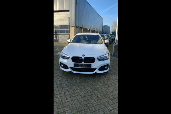 BMW 1-serie Edition M Sport Shadow Executive Trekhaak 18 inch 100% onderhouden LCI Black paneel cluster Automaat NEW APK Rijklaar
