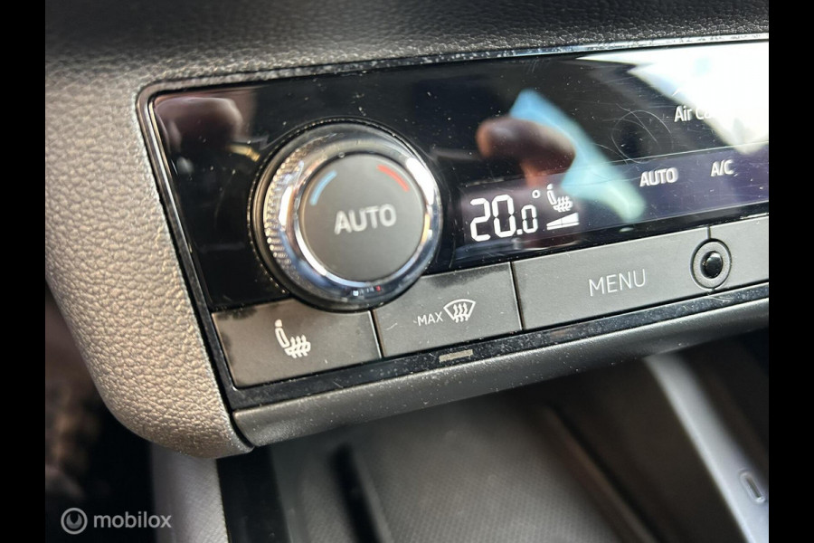 Škoda Kamiq 1.0 TSI Ambition DSG AUTOMAAT / FM nav / Carplay / 17" / Clima