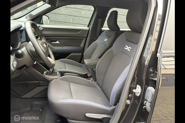 Dacia Duster 1.2 TCe 130 PK mild hybrid Expression FM nav / 17" / Camera / 14.330 KM!!!