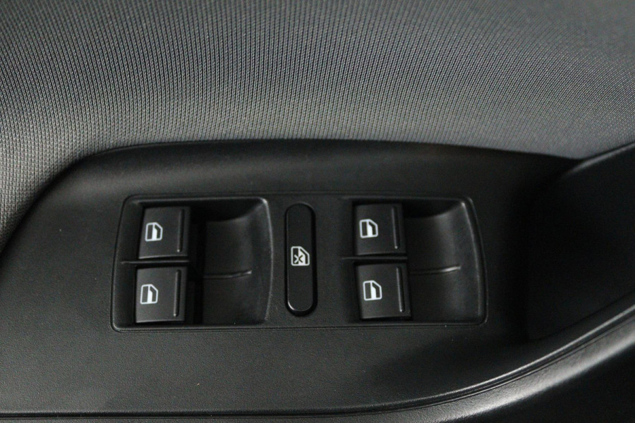 Seat Ibiza 1.0 EcoTSI Style Connect (STOELVERWARMING, AUTOMAAT, CARPLAY, CRUISE CONTROL, PARKEERSENSOREN)