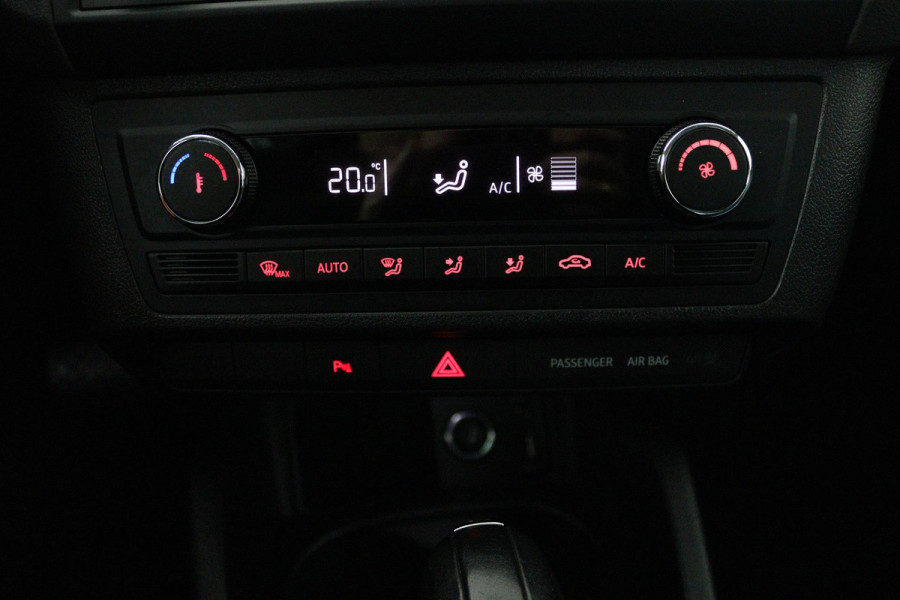 Seat Ibiza 1.0 EcoTSI Style Connect (STOELVERWARMING, AUTOMAAT, CARPLAY, CRUISE CONTROL, PARKEERSENSOREN)