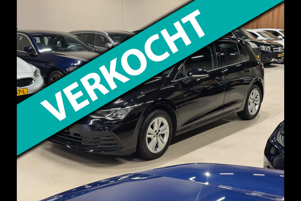 Volkswagen Golf 1.0 eTSI DSG Business, Apple Carplay, ACC, Navi, Ambiënte Light, Camera, PDC, Multistuur, Lane Assist, Prive Glas