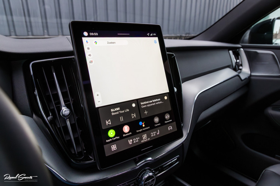 Volvo XC60 2.0 T8 Plug-in hybrid AWD Plus Black Edition | Luchtvering | Harman Kardon | Adaptieve cruise | Panorama dak | Nieuw |