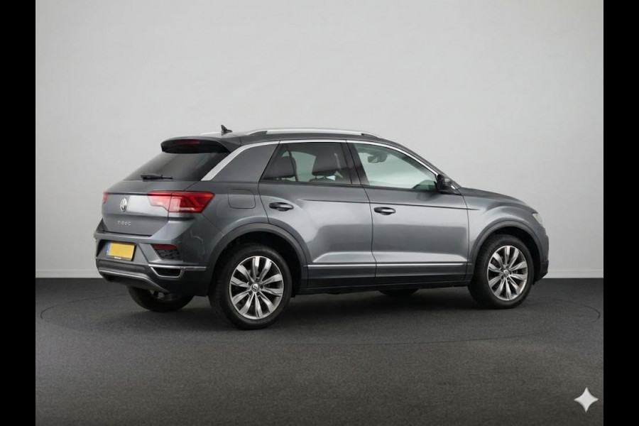 Volkswagen T-Roc 1.5 TSI Style Business 150PK DSG | Navigatie | Parkeercamera | Automatische airco | 17 inch Lm velgen |