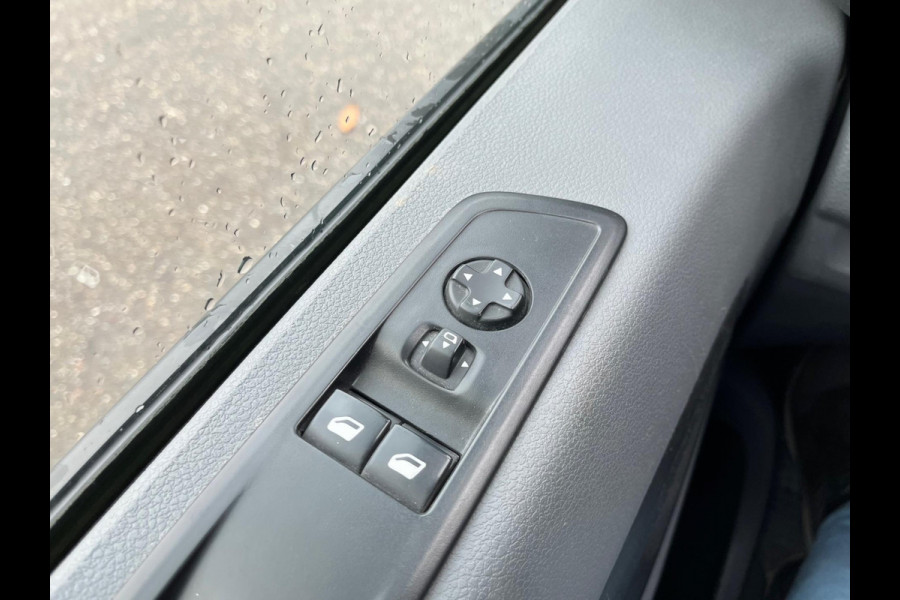 Opel Vivaro 2.0 CDTI L3H1 Edition / Automaat / Camera / 3 zits / Trekhaak