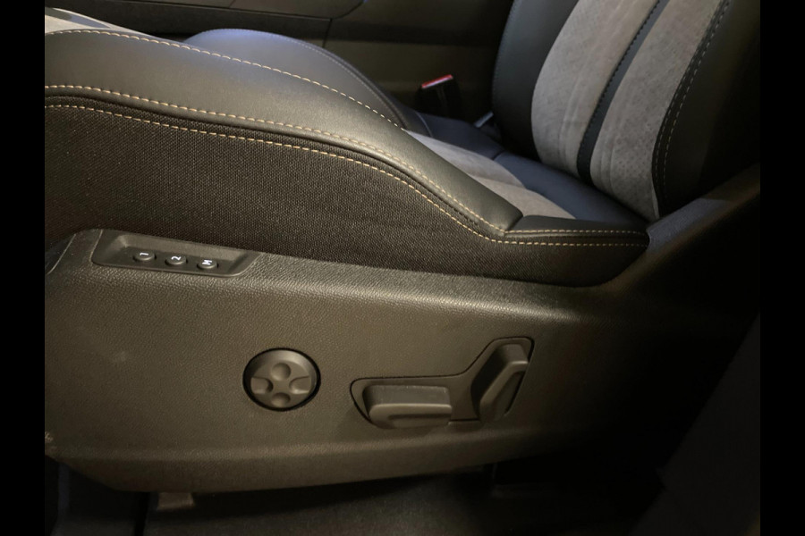 Peugeot 3008 1.6 HYbrid 225 Blue Lease GT AUTOMAAT AIRCO NAVI CRUISE PANO APPLE CARPLAY STOELVERW BLUETOOTH LM VELGEN NIEUWSTAAT