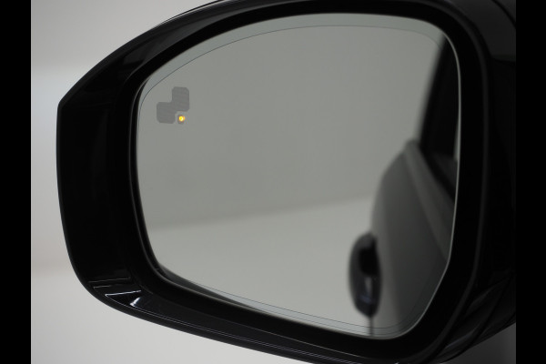 Land Rover Range Rover Sport P400e SVO Palette Grey | Black Pack | Panoramadak | Luchtvering | Meridian | Camera | Carplay