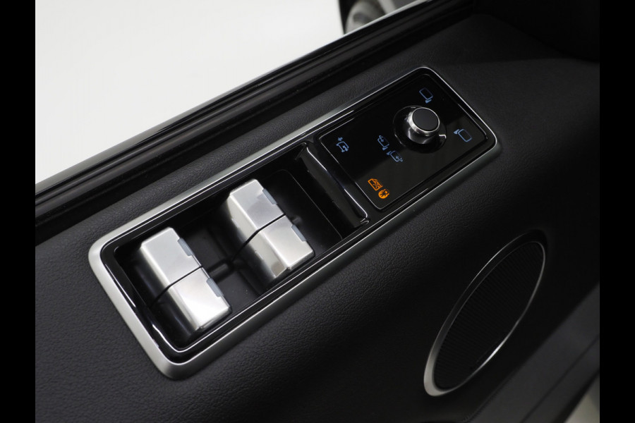 Land Rover Range Rover Sport P400e SVO Palette Grey | Black Pack | Panoramadak | Luchtvering | Meridian | Camera | Carplay